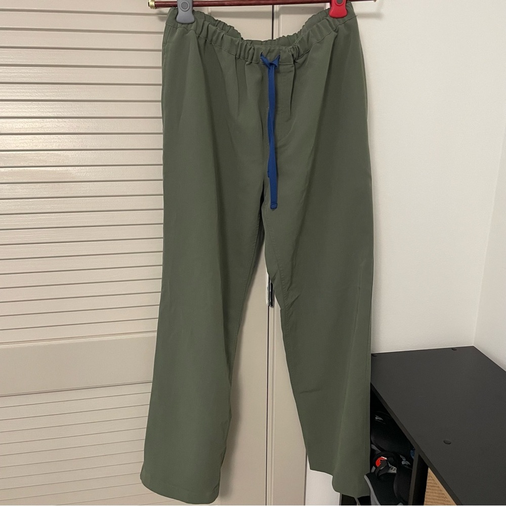 Figs Pisco Scrub Pants Size Small Short in Moss